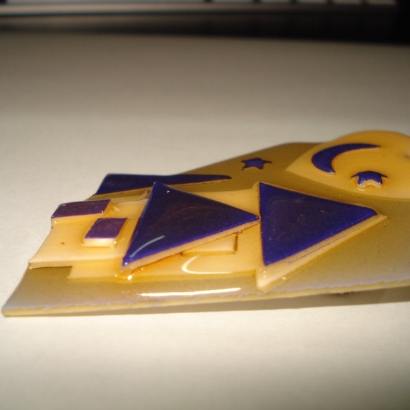 Vintage Purple Yellow/Orange 3-D House-Moon-Stars-Heart Pin Brooch Lucinda - Picture 2 of 4